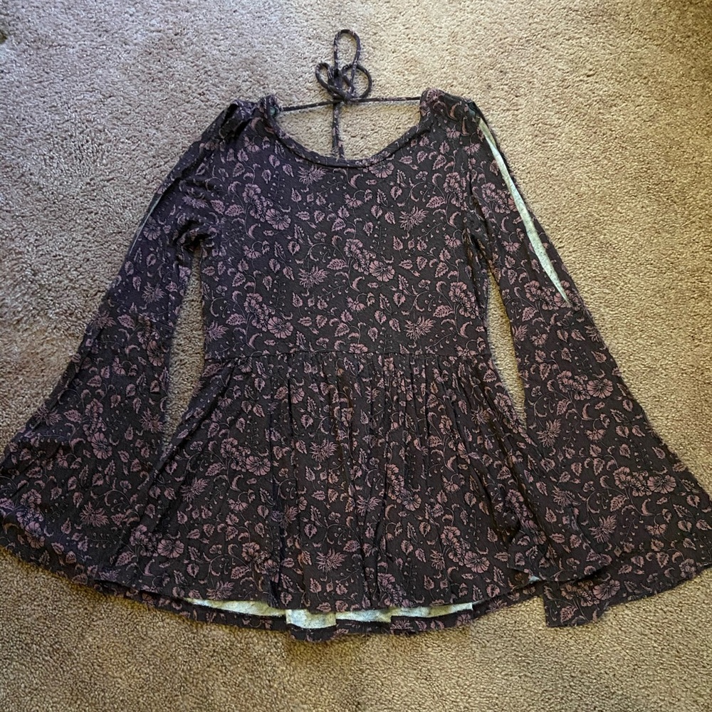 American Eagle Bell Sleeve Peplum Top